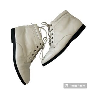 Vintage Off White Leather Lace Up Ankle Boots 6.5